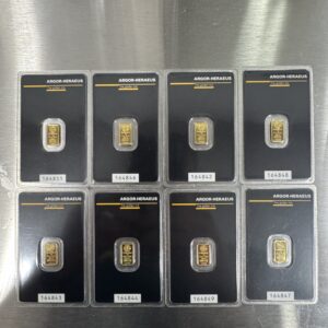 8 grams of gold #957